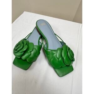 NWOT Frances Valentine Gardenia floral bright green Sandal Size 8.5